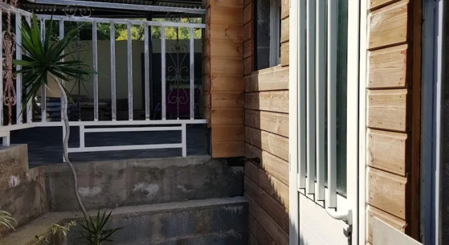 Studio in L Etang Sale , With Wonderful sea View, Furnished Terrace and Wifi - 6 km From the Beach