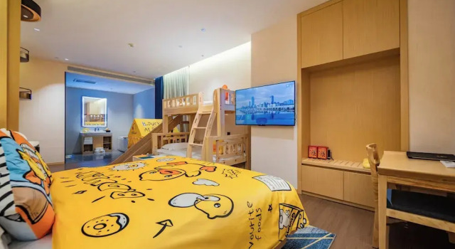 Четырёхместный семейный номер Standard с видом на горы Zehai Hotel