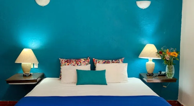 Люкс с балконом Suites Plaza del Rio - Family Hotel Malecón Centro