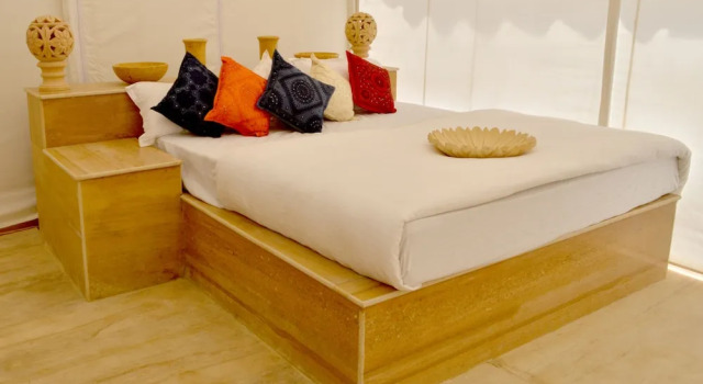 Om Desert Resort, Забронировать Курортный отель Отели штата Раджастхана с парковкой, Парковка