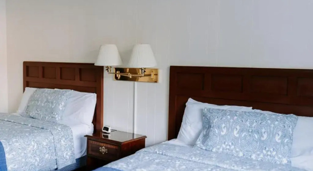 Четырёхместный номер Standard Blue Moon Motel