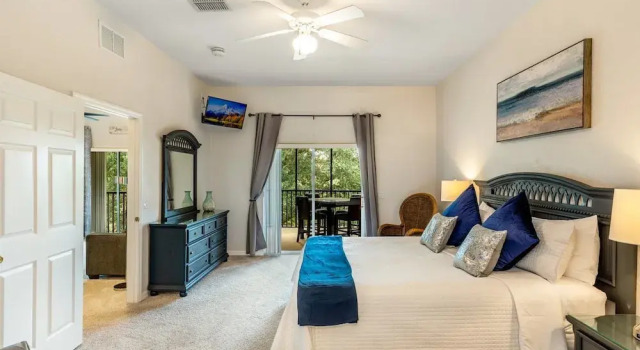 Fabulous modern 3 bed condo in Bahama Bay resort - Villa #493, Book Ferieresort Hoteller i Four Corners med pool, Swimmingpool