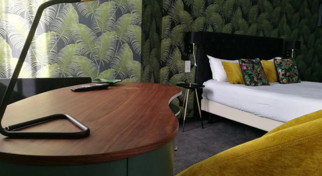 Полулюкс Logis Hôtel Lodge La Valette