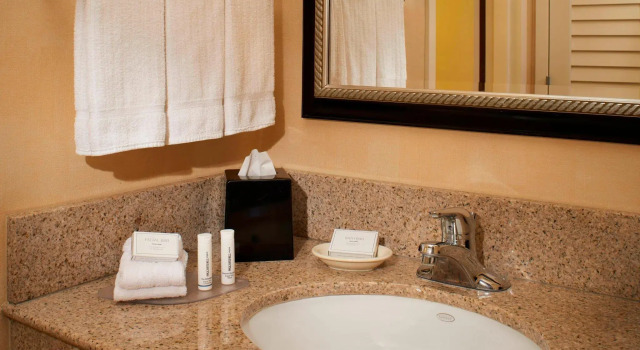 Четырёхместный номер Standard Courtyard Dayton South Mall