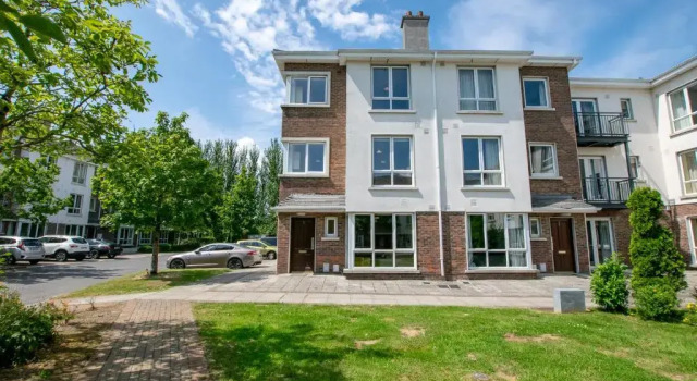 The Townhouse by Shortstays, Забронировать Отель Отели Голуэй с парковкой, Парковка