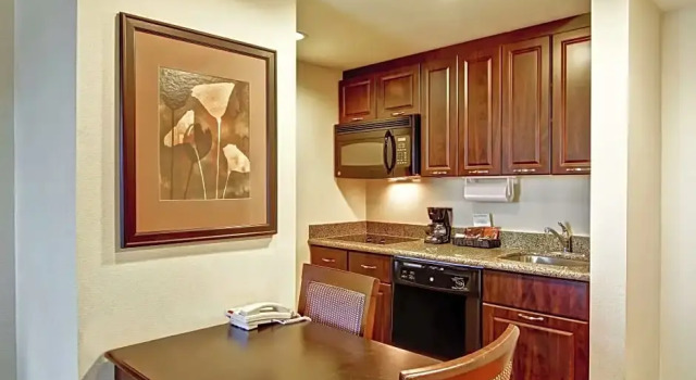 Четырёхместный люкс c 1 комнатой Homewood Suites by Hilton Sudbury