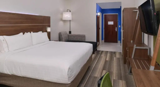 Двухместный номер Standard Holiday Inn Express & Suites Raleigh NE - Medical Ctr Area by IHG
