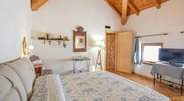Awesome Home in Castello Tesino With 4 Bedrooms and Wifi, Book Hotel Castello Tesino 
