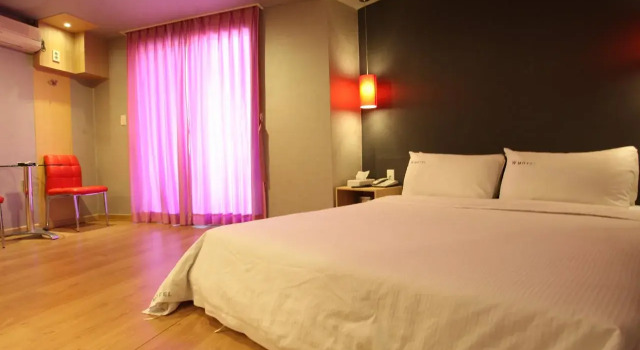 We Motel, Boek Motel Hotels in Gangwon-Do met parkeren, Parkeren