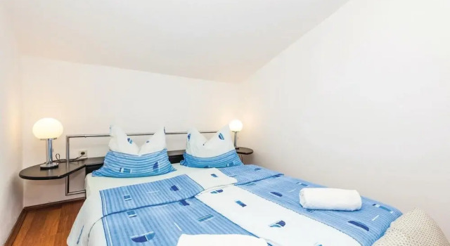 Beautiful Apartment in Kampor With 4 Bedrooms and Wifi, Prenota Appartamento Hotel a Isole Quarnerine con parcheggio, Parcheggio