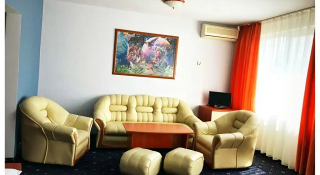 Полулюкс Hotel Rahovets