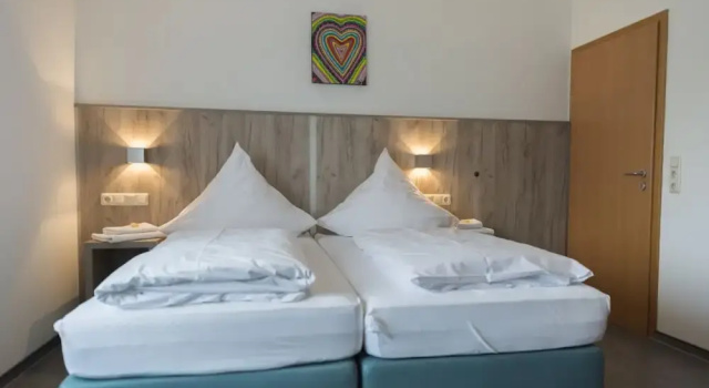 Трёхместный номер Standard с видом на сад Gasthaus Pension Hofmann