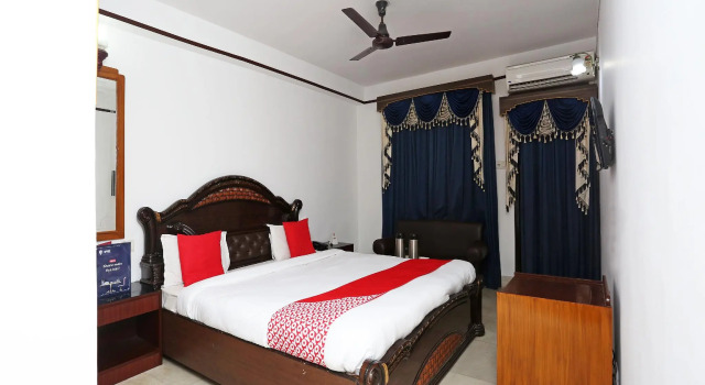 OYO Capital O 5879 Radha Damodar Residency
