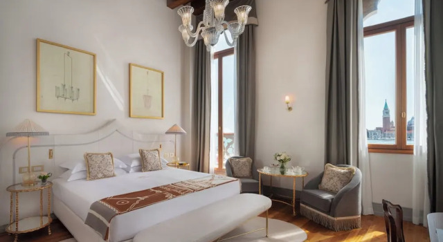 Двухместный номер Deluxe with lagoon view Hotel Gabrielli Venezia - Starhotels Collezione