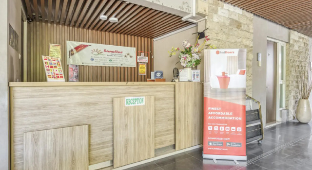 Sunshine Family Homestay near Terminal 1 Juanda Airport, Reservar Hotel Sidoarjo East Java