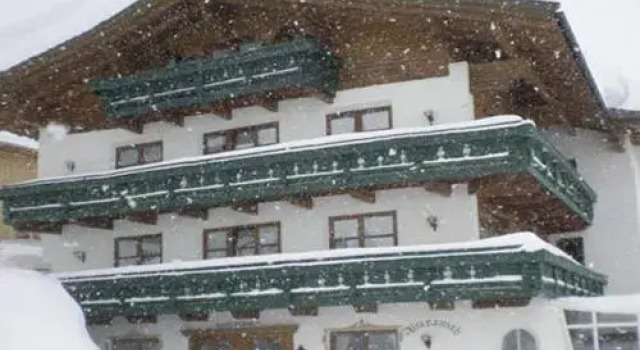 Hotel Almrausch, Book Hotel Hotels in Vorarlberg with Parking, Parking