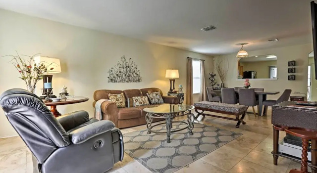 Spacious Family Home Near San Antonio Hotspots!, Забронировать Дом для отпуска Сан-Антонио Bexar County