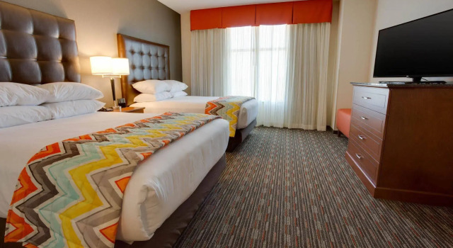 Drury Inn & Suites Charlotte Arrowood, Забронировать Отель Отели Шарлотте с парковкой, Парковка