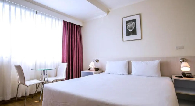 Номер Deluxe Elizabeth Hotel