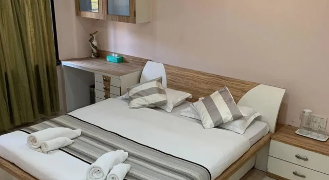 Comfortable Relaxing Stay In Bandra East, Book Hotel Bandra Mumbai