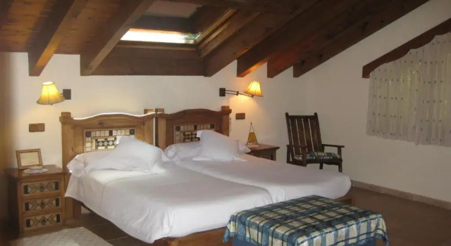 Hotel Rural Los Frutales, Varaa Hotelli Hotellit Madridin maakunta pysäköinnillä, Pysäköinti