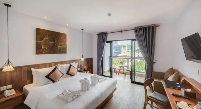 Двухместный номер Deluxe с балконом Phnom Penh 51 Hotel & Residences