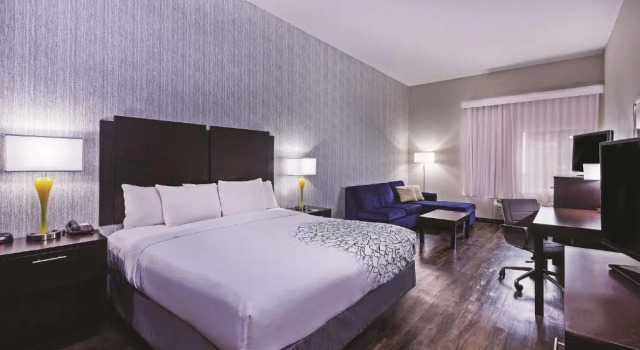 Номер Standard La Quinta by Wyndham Palestine