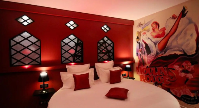 Двухместный номер Two People Jacuzzi Moulin Rouge Round Bed Secret de Paris - Hotel & Spa