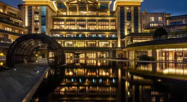 Wyndham Grand Plaza Royale Peach Blossom Hot Springs Resort Hunan, Boek Resort 5-sterren hotels in Hunan, 5*