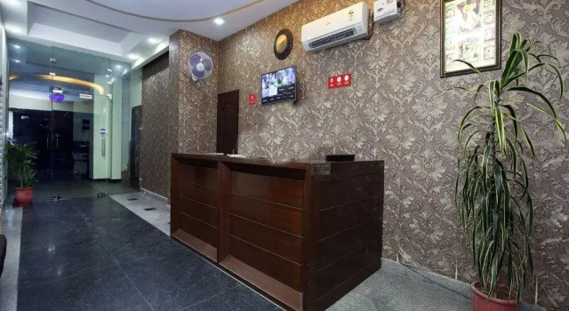 OYO 9956 Hotel Pelican Inn, Varaa Hotelli Zirakpur Haryana