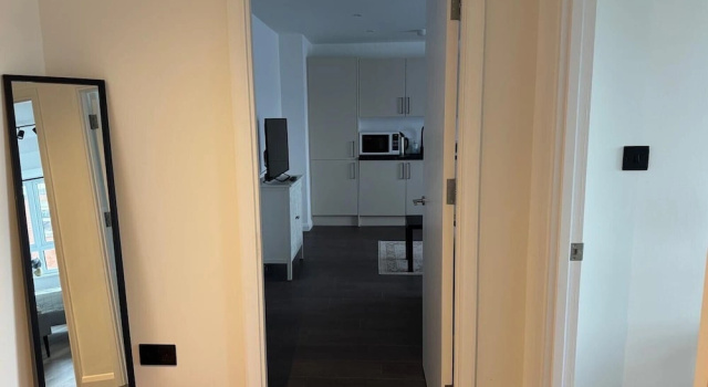 Contractor Accommodation, Swindon , Cheap Parking