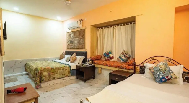 Explore Hostel Life Jaisalmer, Забронировать Хостел Отели штата Раджастхана с парковкой, Парковка