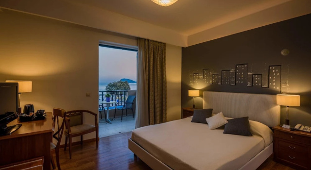 Полулюкс Mediterranean Beach Resort