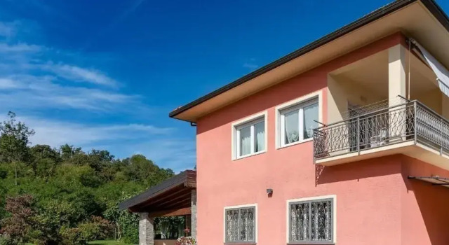 La Rosa Tra i Laghi B&B