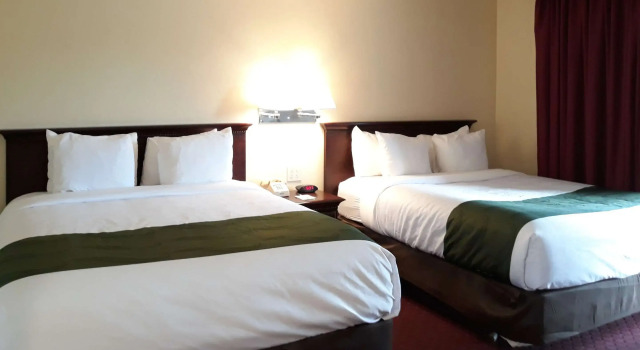 Четырёхместный номер Standard Quality Inn & Suites El Cajon San Diego East