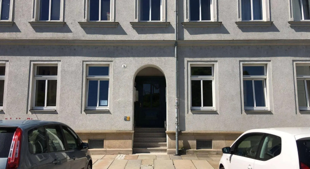 A bed Privatzimmer Dresden - Nichtraucherpension, Забронировать Отель Отели Дрездена с парковкой, рядом с Дрезденская государственная оперетта, Парковка