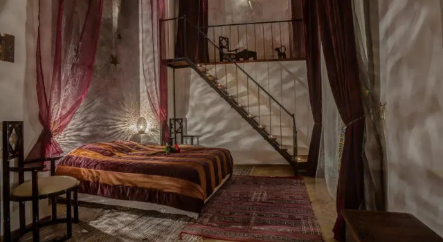 Camera Superior Riad Almaz