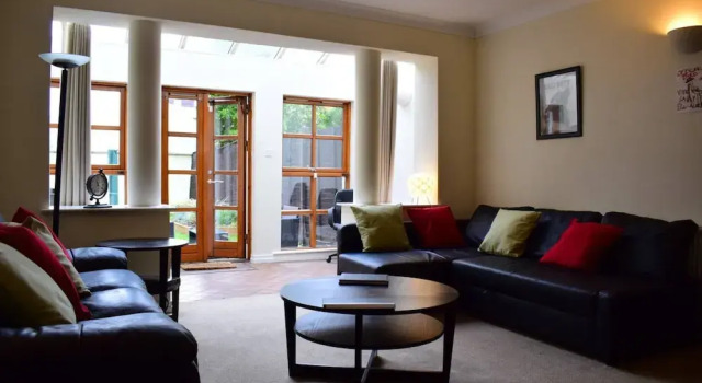 3 Bedroom House In Central Dublin, Забронировать Отель Дублин Каунти Дублин, рядом с Городская усадьба Пауэрскортов