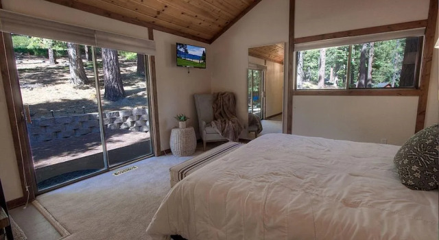 Inclining View by Lake Tahoe Accommodations, Забронировать Дом для отпуска Коттеджи Норт-Лейк-Тахо, Коттедж