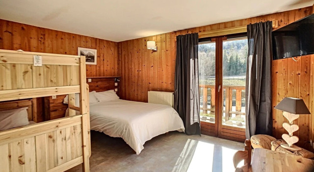 Четырёхместный семейный номер Standard Hotel La Fontaine