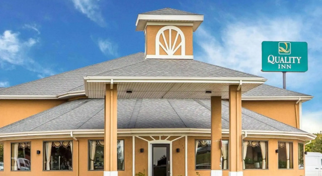 Quality Inn Morton at I-74, Buchen Sie Hotel Morton Illinois