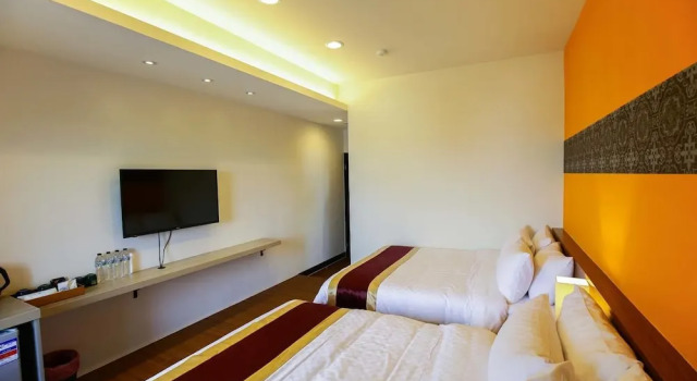 Четырёхместный номер Standard с балконом Mulu-Hotel