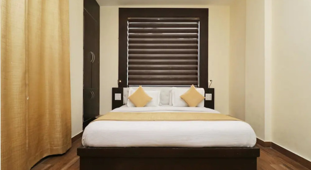 Номер Deluxe с балконом Hotel Mirage Residency