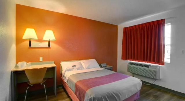 Motel 6-La Mesa, CA - San Diego, Забронировать Мотель Отели Ла Меса с парковкой, рядом с Computer Museum of America, Парковка