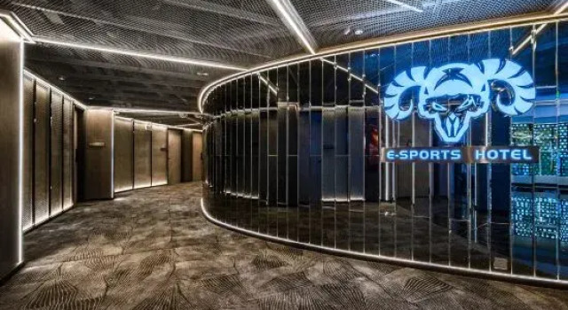 Nanyang Qiangliyang Business Electro-sports Hotel, Rezervovat Hotel Nan-jang Henan