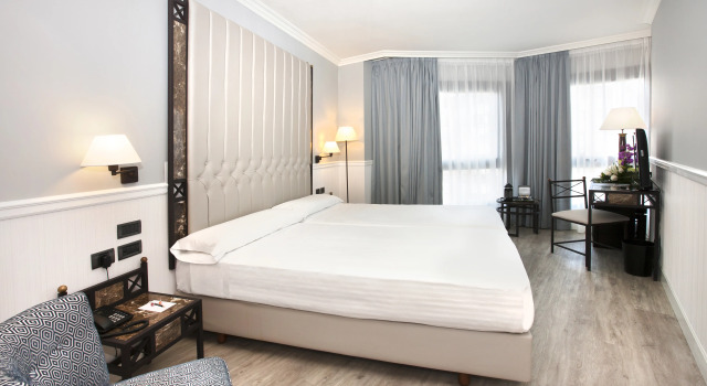 Husa Gran Via, Reservar Hotel Hotéis em Logroño com estacionamento, Estacionamento