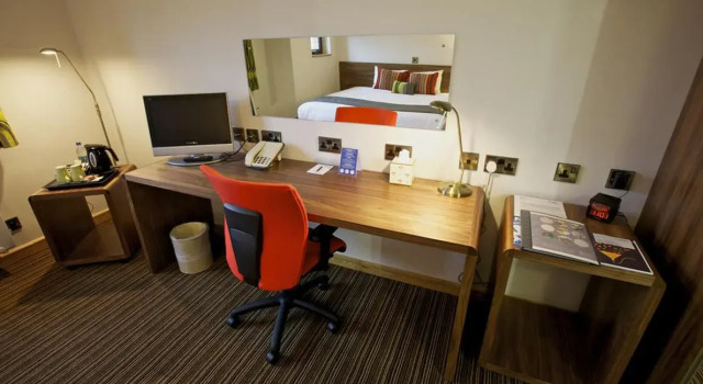 Cranfield Management Development Centre, Забронировать Отель Бизнес-отели Англии, 4* 5*