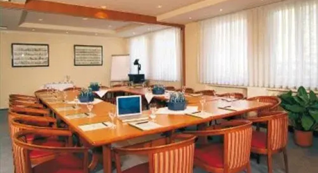 Hotel Am Lunik Park, Book Hotel Hohen Neuendorf Brandenburg