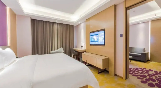 Люкс Deluxe Lavande Hotel·Foshan  Zhoucun Liguang Road Xunfenggang Metro station