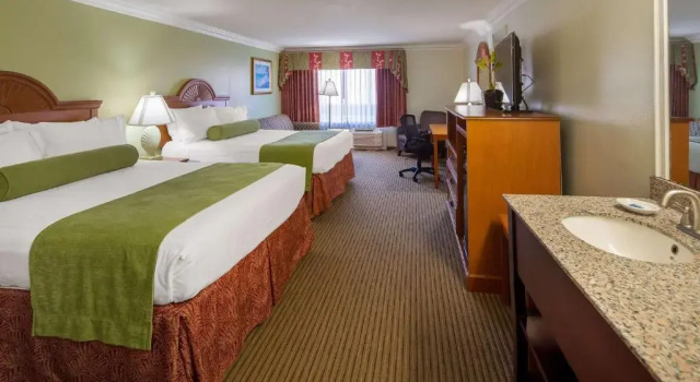 Номер Standard Best Western Harbour Inn & Suites Huntington - Sunset Beach
